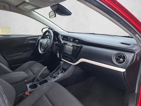 Used 2018 Toyota Corolla iM w/ Carpet Mat Package (TMS) image 18