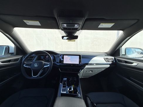 Used 2024 Volkswagen Atlas Cross Sport SE image 6