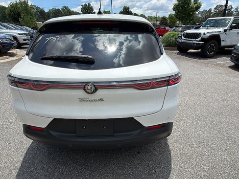 Used 2024 Alfa Romeo Tonale Sprint AWD/4WD image 9