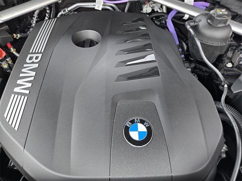 New 2026 BMW X7 xDrive40i w/ M Sport Package image 34