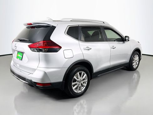 Used 2018 Nissan Rogue SV image 10
