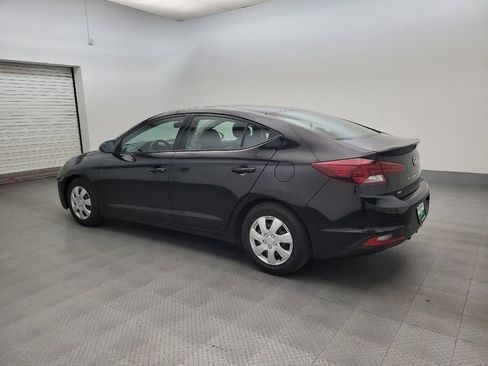 Used 2019 Hyundai Elantra SE w/ Cargo Package FWD image 3