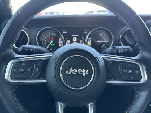 Used 2021 Jeep Wrangler Unlimited Sahara image 10