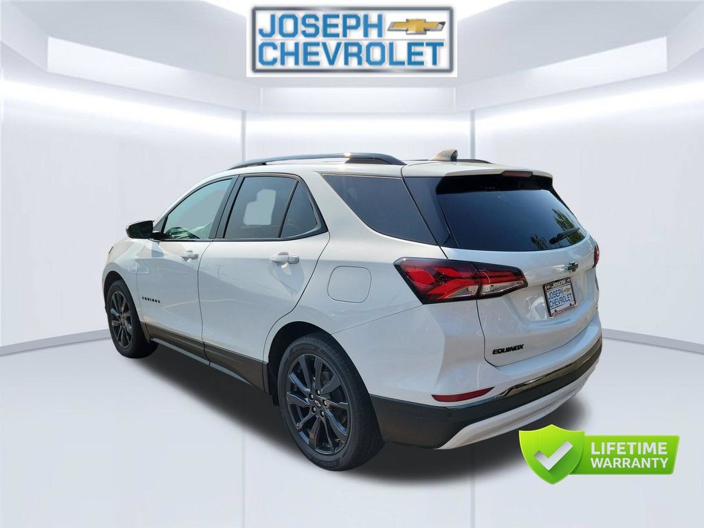 Used 2023 Chevrolet Equinox RS FWD image 4