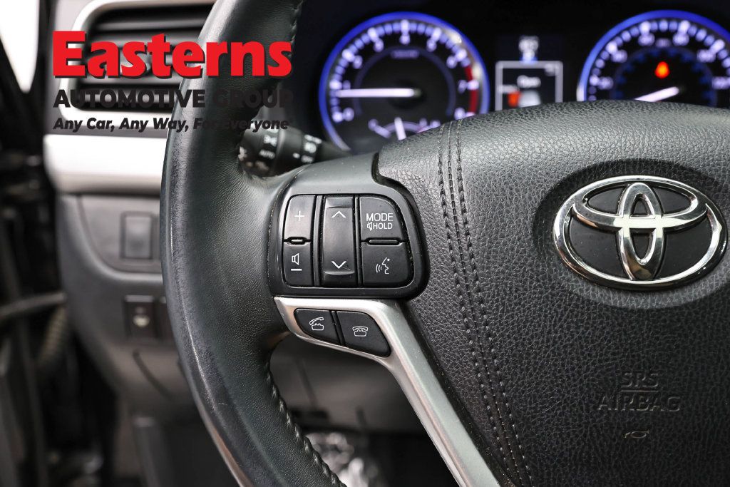 Used 2016 Toyota Highlander XLE AWD/4WD image 17