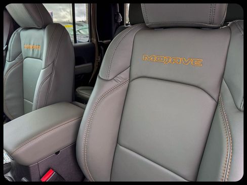 New 2026 Jeep Gladiator Mojave image 15