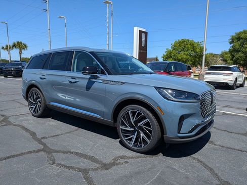 New 2026 Lincoln Aviator Reserve AWD/4WD image 2