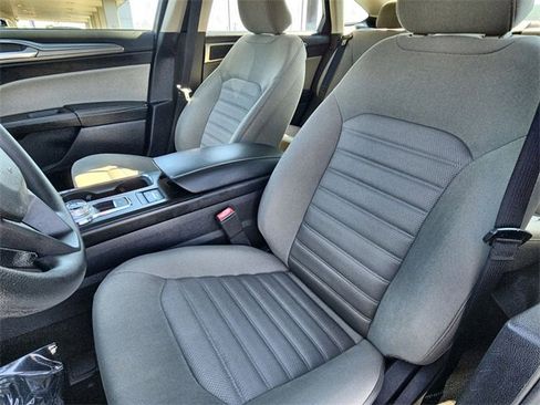 Used 2018 Ford Fusion S image 18