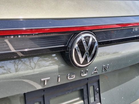 New 2026 Volkswagen Tiguan SEL R-Line AWD/4WD image 12