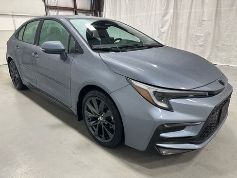 Used 2025 Toyota Corolla SE w/ SE Premium Package image 1