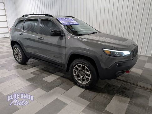 Used 2022 Jeep Cherokee Trailhawk w/ Comfort/Convenience Group AWD/4WD image 5