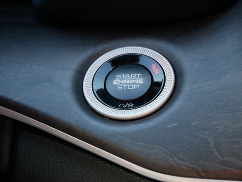 New 2025 Jeep Grand Cherokee Limited image 9