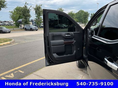 Used 2021 GMC Sierra 1500 SLT w/ SLT Premium Plus Package AWD/4WD image 15