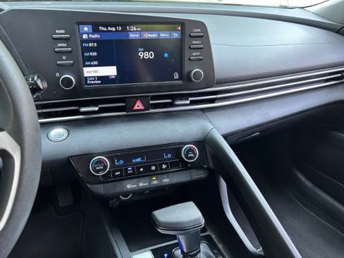 Used 2021 Hyundai Elantra SEL FWD image 13