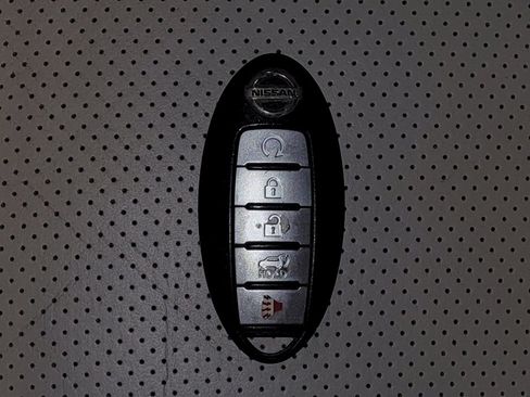 Used 2016 Nissan Murano Platinum w/ Platinum Technology Package FWD image 32