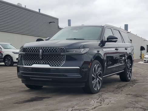 New 2026 Lincoln Navigator Reserve image 2