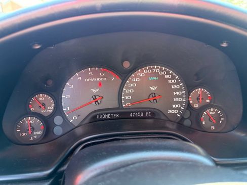 Used 1997 Chevrolet Corvette Coupe w/ Memory Pkg RWD image 10