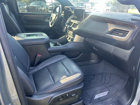 Used 2022 Chevrolet Suburban Z71 AWD/4WD image 15