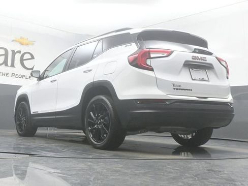 Used 2023 GMC Terrain SLE w/ Driver Convenience Package FWD image 5