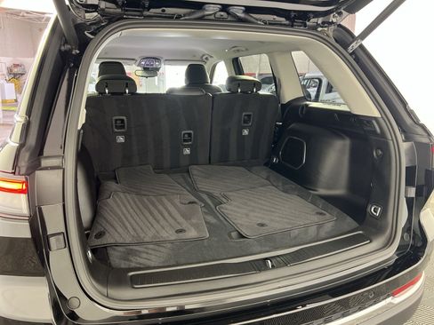 Used 2023 Jeep Grand Cherokee Limited w/ Trailer Tow Prep Group (B) AWD/4WD image 27