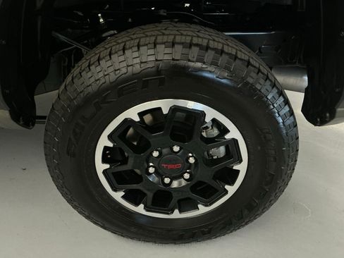 Used 2025 Toyota Tacoma TRD Off-Road w/ TRD Off Road Premium Package image 31