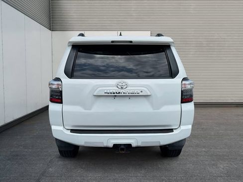 Used 2019 Toyota 4Runner SR5 AWD/4WD image 4