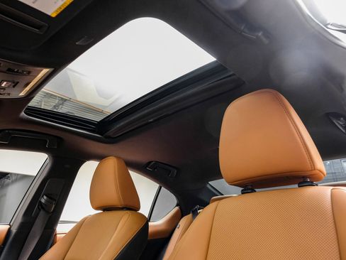 Used 2024 Lexus IS 350 F Sport image 5