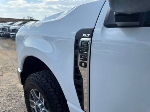 Used 2025 Ford F250 XLT w/ FX4 Off-Road Package AWD/4WD image 9