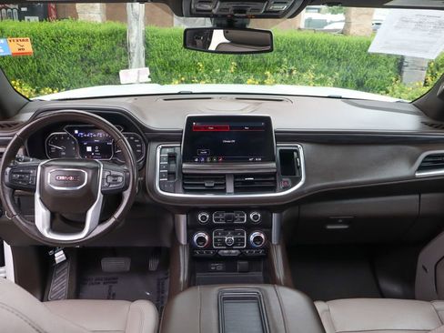 Used 2021 GMC Yukon XL SLT w/ SLT Premium Package image 29