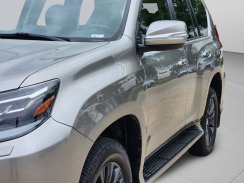 Used 2022 Lexus GX 460 Premium w/ Accessory Package AWD/4WD image 36