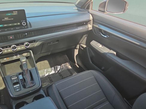Used 2025 Honda CR-V Sport image 14