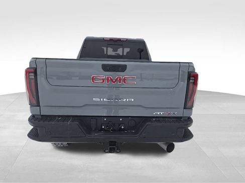 Used 2024 GMC Sierra 2500 AT4X image 5