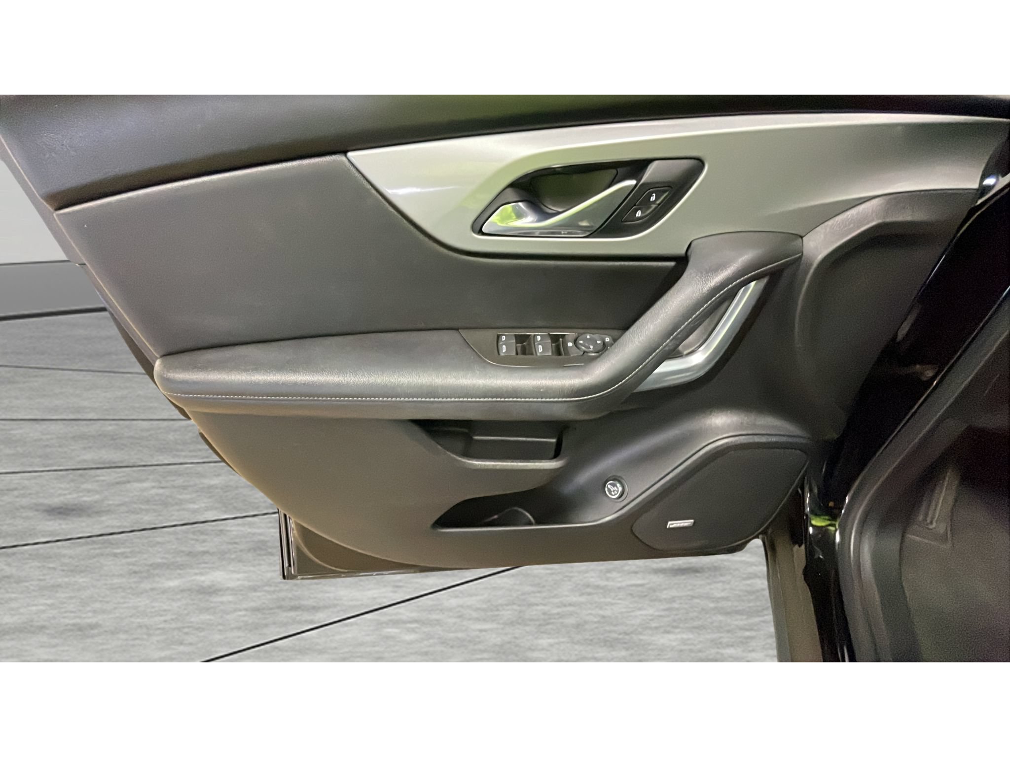Used 2021 Chevrolet Blazer LT w/ Redline Edition AWD/4WD image 8