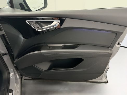 Used 2022 Audi Q4 e-tron Prestige image 35