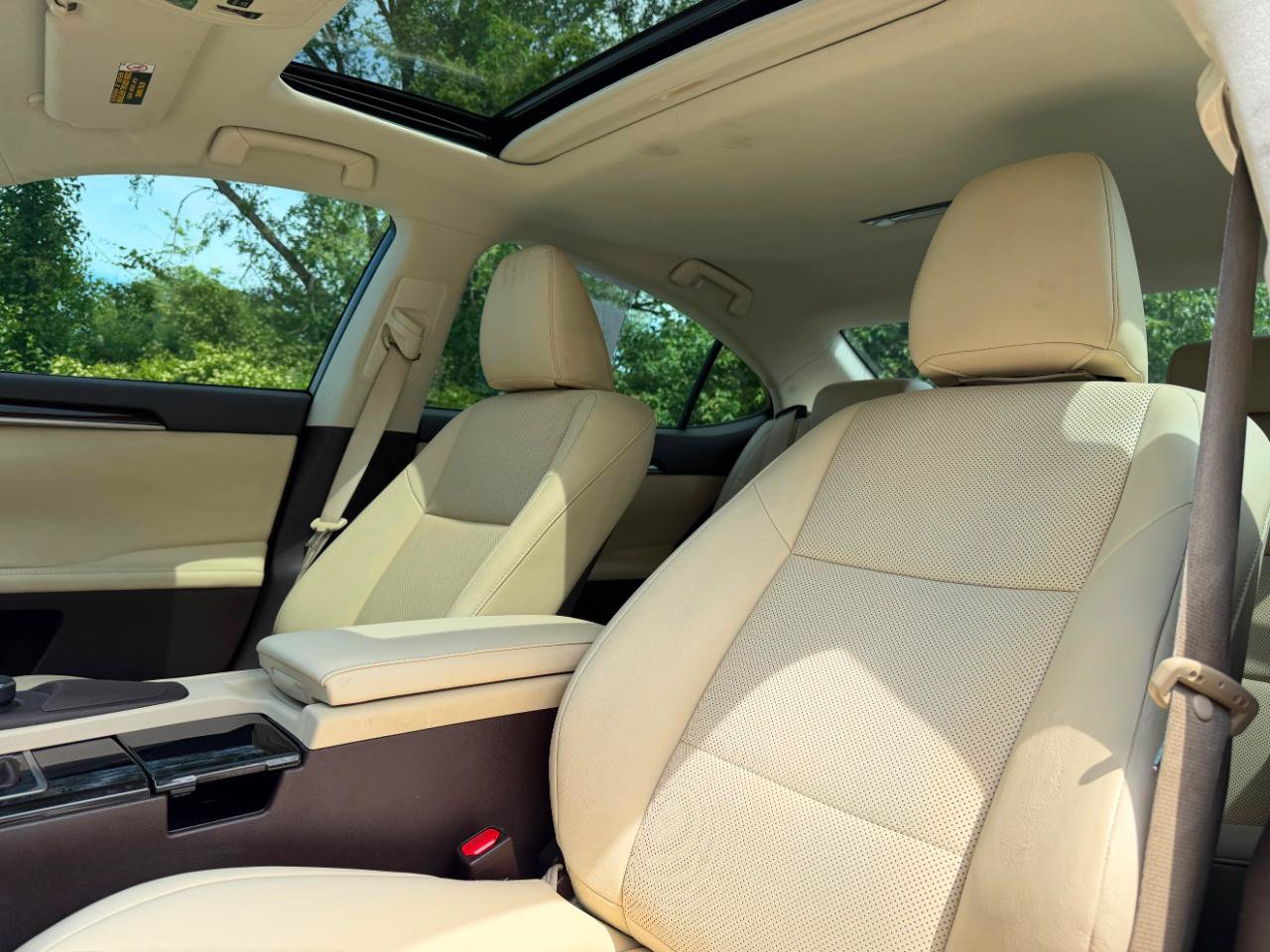 Used 2016 Lexus ES 350 w/ Premium Package w/Wood Trim FWD image 16