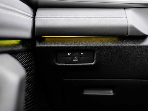 New 2026 Volkswagen Tiguan SE image 25