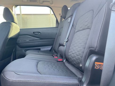 Used 2025 Nissan Pathfinder SV image 25