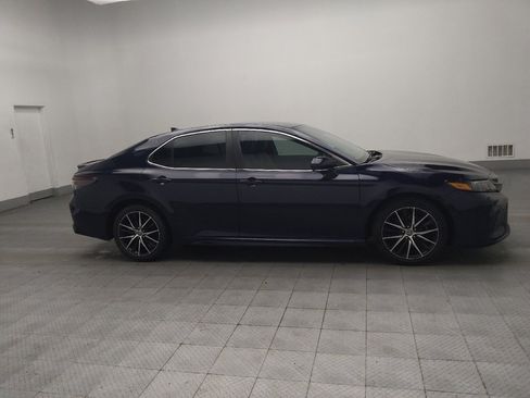 Used 2022 Toyota Camry SE image 11