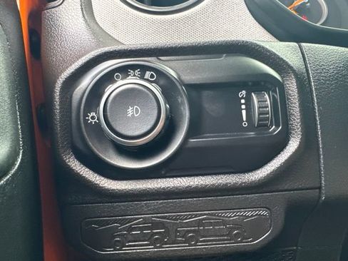 Certified 2025 Jeep Wrangler Sport AWD/4WD image 11