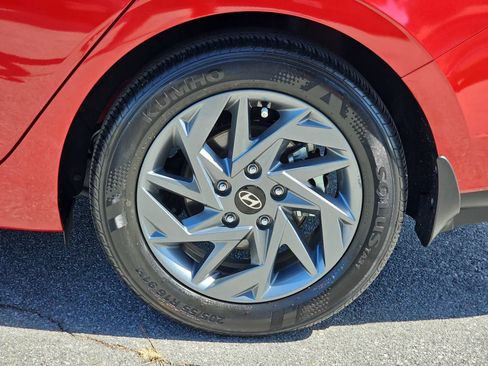 Used 2024 Hyundai Elantra Blue FWD image 33