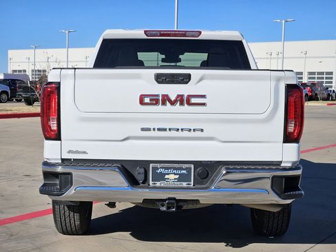 Used 2024 GMC Sierra 1500 SLT image 9