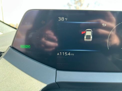 Used 2023 Toyota Prius XLE image 17