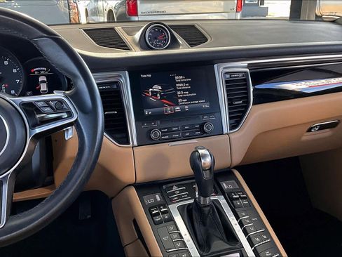 Used 2017 Porsche Macan image 5