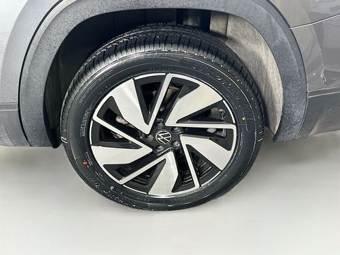 Used 2025 Volkswagen Atlas SE AWD/4WD image 11
