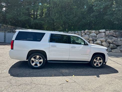 Used 2018 Chevrolet Suburban Premier AWD/4WD image 6