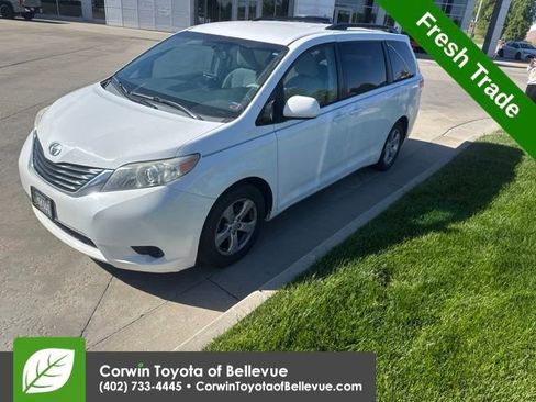 Used 2013 Toyota Sienna LE FWD image 8