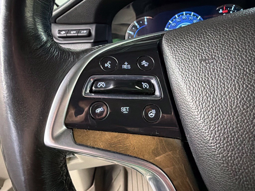 Used 2018 Cadillac Escalade Premium Luxury AWD/4WD image 16