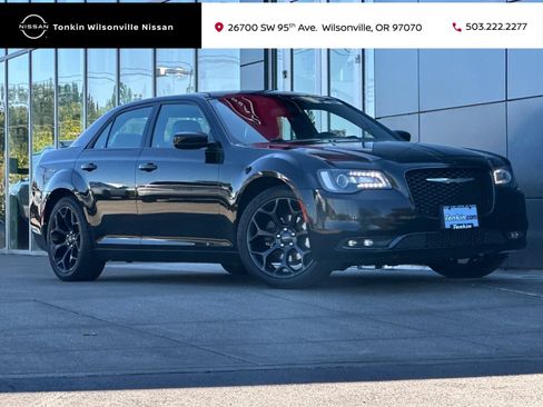 Used 2019 Chrysler 300 S RWD image 1