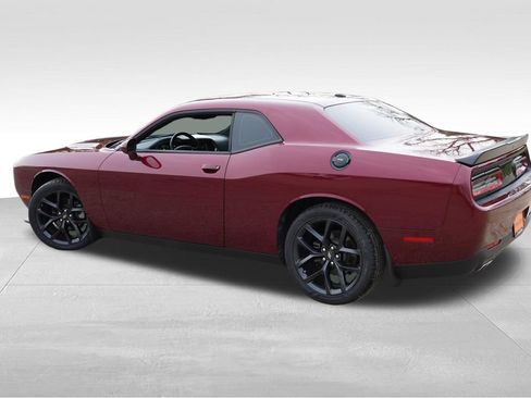 Certified 2022 Dodge Challenger SXT w/ Driver Convenience Group RWD image 8