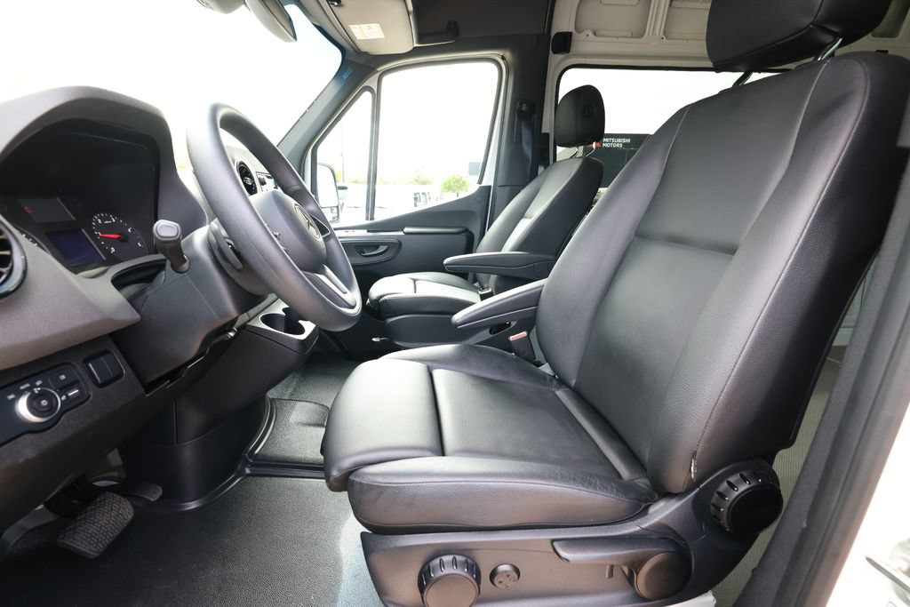 Used 2022 Mercedes-Benz Sprinter 3500 image 16